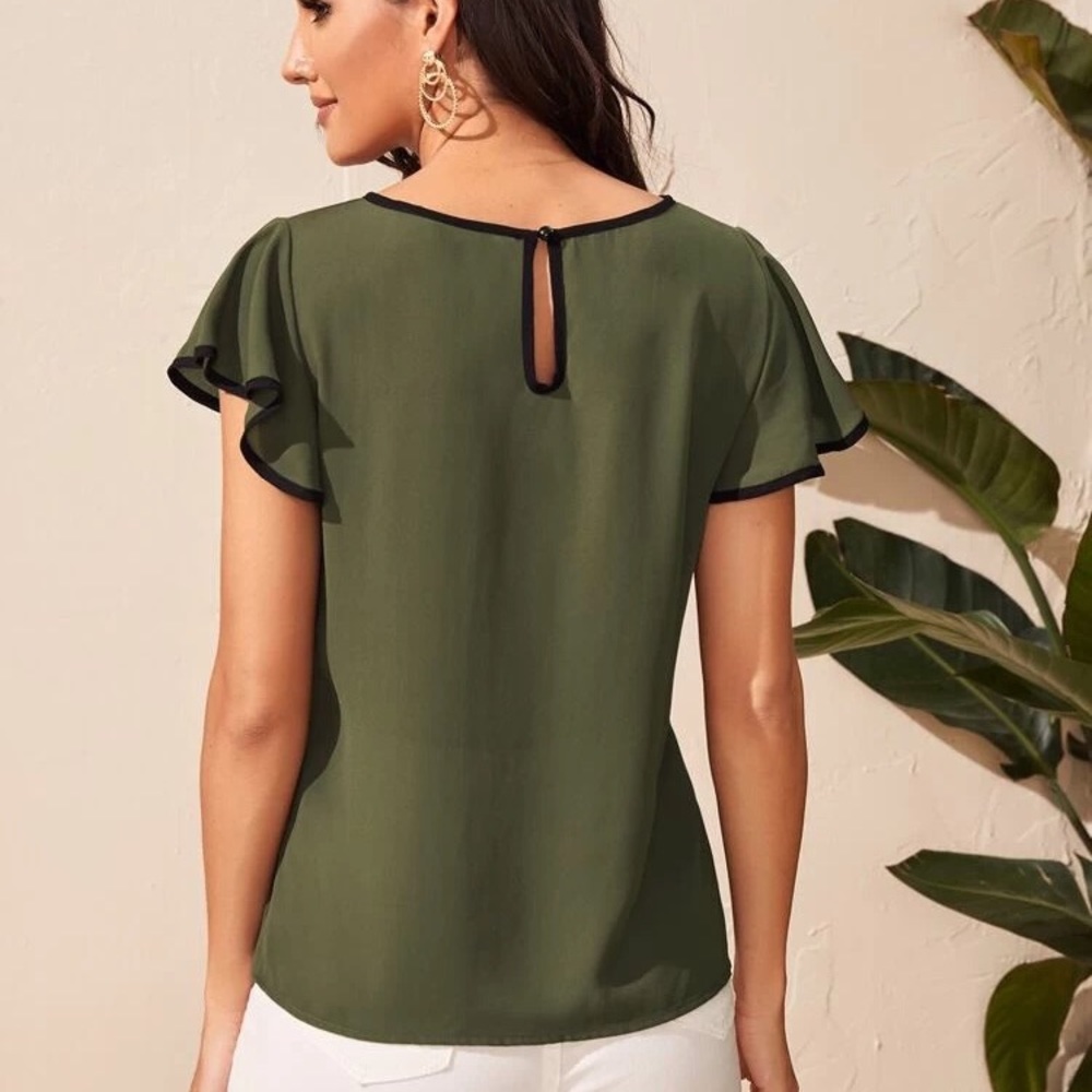 Green flutter sleeve SHEIN top